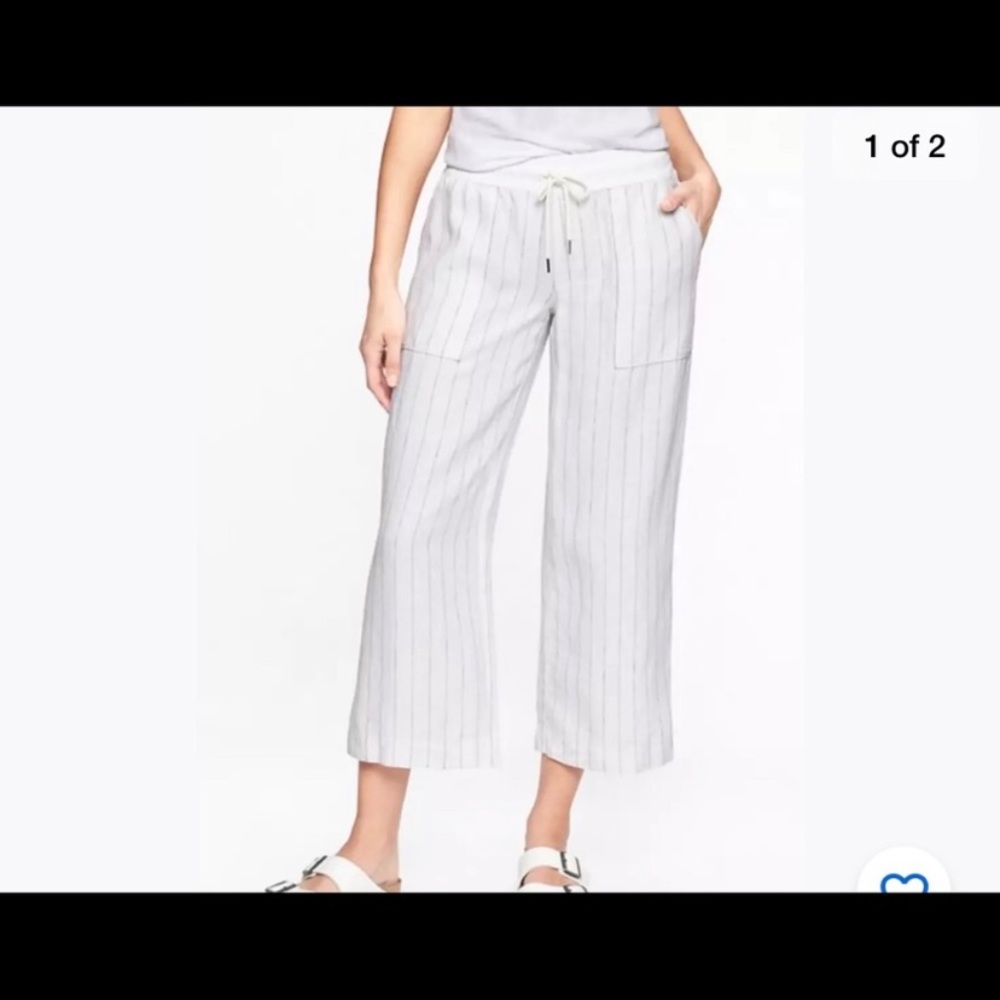 Athleta white/ gray striped linen cropped pants